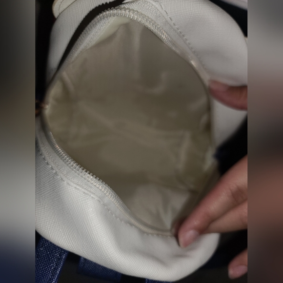 Mini Hello kitty backpack - Picture 7 of 8